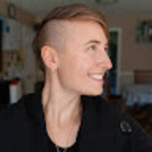 Meet your Posher, Chanel